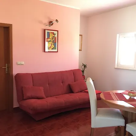 Jezera 796e * Tisno